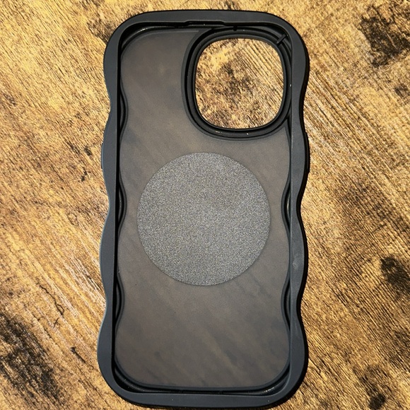 LuxyLemon Black Wavy Mirror MagSafe IPhone 14 Pro Max Case. - Picture 3 of 6